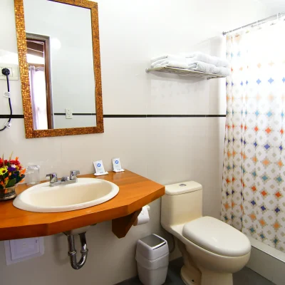 centenarioinn-baño